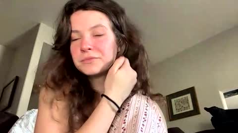 Snapshot of jlynn1997 chatting on 01-12-26, 06:02 jlynn1997 online show from 01-12-26, 06:02