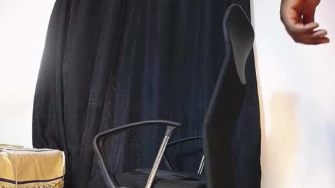 joan_silva online show from 11-28-25, 01:36