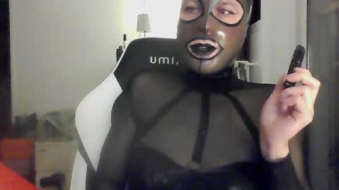 Snapshot of joanesxfree chatting on 12-20-24, 08:55 The sweetest toy online show from 12-20-24, 08:55