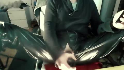 Snapshot of joanesxfree chatting on 01-08-25, 04:11 The sweetest toy online show from 01-08-25, 04:11