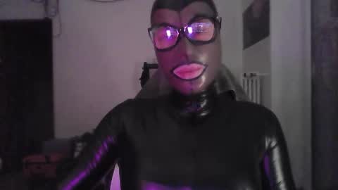 Snapshot of joanesxfree chatting on 10-06-25, 08:06 The sweetest toy online show from 10-06-25, 08:06