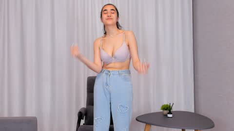 Mia online show from 12-15-24, 07:21