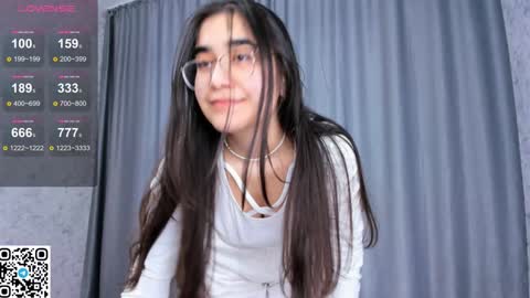 Mia online show from 01-06-25, 12:02