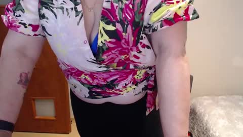 Joanna and Greg online show from 03-03-25, 01:31