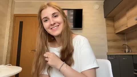 Lola online show from 06-27-26, 12:22