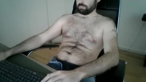 joaodias_18 online show from 05-08-26, 05:07