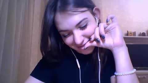 Jennifer online show from 11-11-25, 05:13