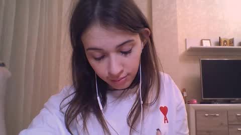 Jennifer online show from 11-24-25, 05:12