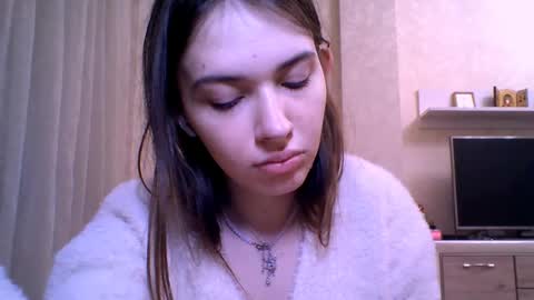 Jennifer online show from 03-25-26, 05:52