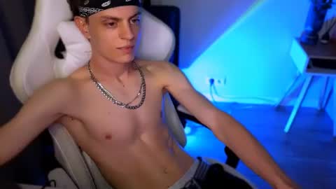 Snapshot of joelxlane chatting on 07-13-26, 06:44 JOELXLANE online show from 07-13-26, 06:44
