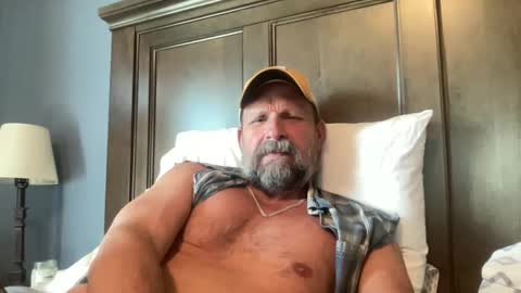 Snapshot of joestros chatting on 10-08-25, 08:17 joestros online show from 10-08-25, 08:17