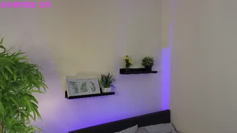 Snapshot of jogo__bonita chatting on 06-25-26, 10:09 Mia online show from 06-25-26, 10:09