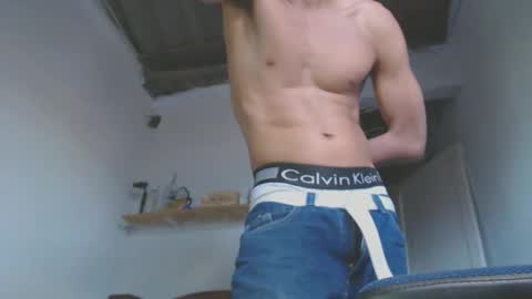 Snapshot of johantorres19 chatting on 01-10-25, 10:15 johantorres19 online show from 01-10-25, 10:15