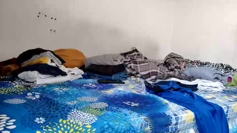 johantorres19 online show from 11-19-25, 02:28