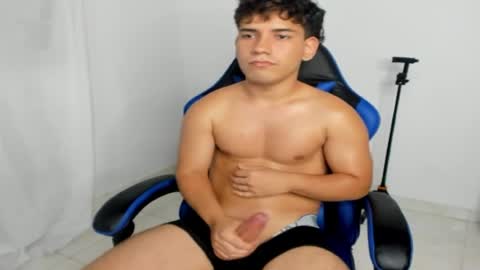 Hello my name is John I am 19 years old. online show from 07-10-26, 03:22