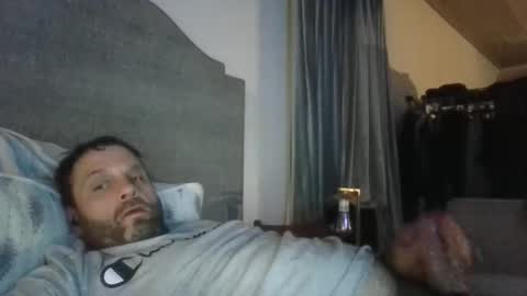 john0131739980 online show from 12-23-25, 06:00