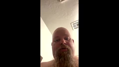 Snapshot of john40a chatting on 03-05-25, 01:31 John online show from 03-05-25, 01:31