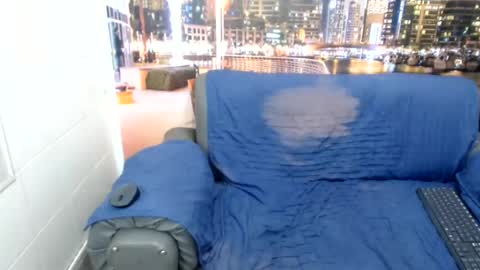Snapshot of john_santos_ chatting on 06-12-26, 01:26 john santos online show from 06-12-26, 01:26