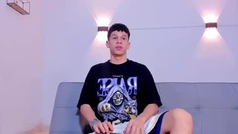 john_ssnow29 online show from 11-20-25, 08:36