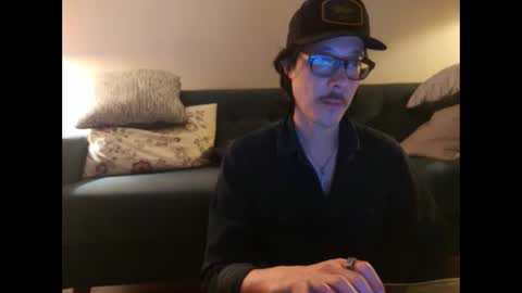 Snapshot of johneelicks chatting on 10-04-25, 08:45 Johnee online show from 10-04-25, 08:45