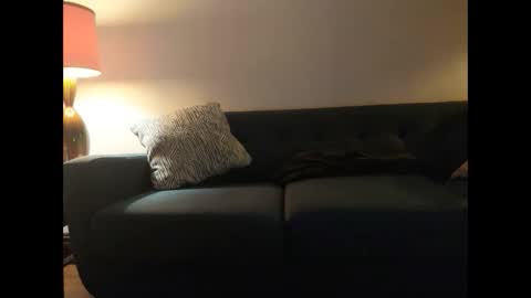 Snapshot of johneelicks chatting on 10-05-25, 08:45 Johnee online show from 10-05-25, 08:45