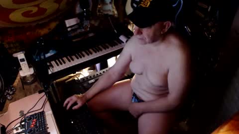 johnfeelgood004 online show from 11-18-25, 11:47