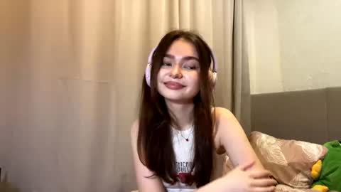 Snapshot of johnnaeames chatting on 06-09-26, 03:34 Luna 3 online show from 06-09-26, 03:34