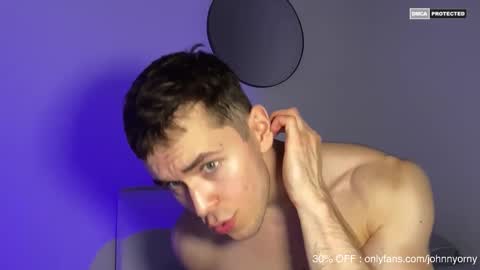 Snapshot of johnnnyhorny chatting on 09-11-25, 09:48 Johnny online show from 09-11-25, 09:48