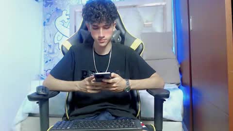 Snapshot of johnny_cagee chatting on 10-25-25, 04:53 johnny_cagee online show from 10-25-25, 04:53