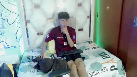 johnny_cagee online show from 11-16-25, 04:18