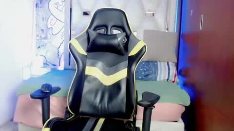 johnny_cagee online show from 12-15-25, 03:33