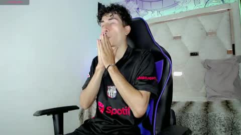 johnny_cagee online show from 04-11-26, 03:55