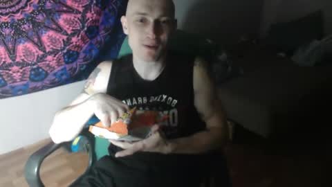 Johnny online show from 09-19-25, 05:02