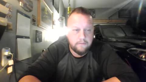 Snapshot of johnnydub3685 chatting on 11-01-25, 01:02 johnnydub3685 online show from 11-01-25, 01:02