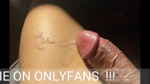 Snapshot of johnnyfun_xxx chatting on 03-10-25, 05:11 Johnnystrongarms                 online show from 03-10-25, 05:11