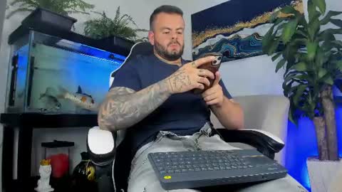 Snapshot of johnnygrayson_ chatting on 06-20-26, 01:52 JOHNNY online show from 06-20-26, 01:52