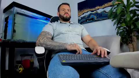 Snapshot of johnnygrayson_ chatting on 07-20-26, 02:04 JOHNNY online show from 07-20-26, 02:04
