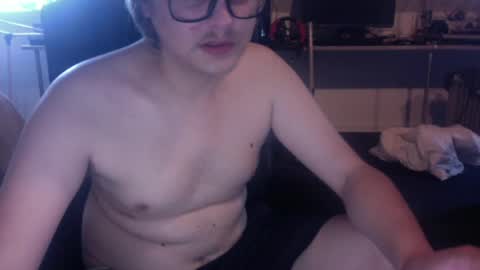Snapshot of johnnygte chatting on 07-15-26, 06:13 johnnygte online show from 07-15-26, 06:13