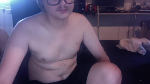 Snapshot of johnnygte chatting on 07-17-26, 06:24 johnnygte online show from 07-17-26, 06:24