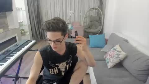 Snapshot of johnnyk8 chatting on 07-15-26, 08:25 Johnny k. online show from 07-15-26, 08:25