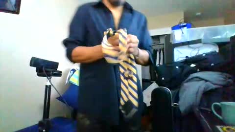 Snapshot of johnnyleos chatting on 05-27-26, 03:42 johnnyleos online show from 05-27-26, 03:42