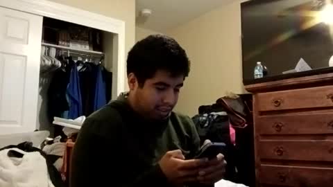 Snapshot of johnnyleos chatting on 06-15-26, 01:13 johnnyleos online show from 06-15-26, 01:13