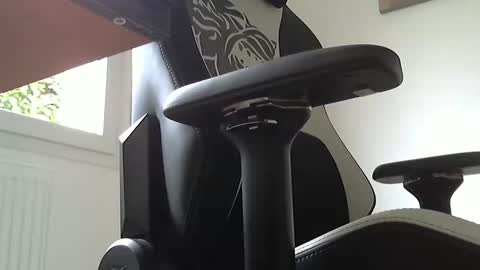 Snapshot of johnnyscum80 chatting on 01-23-25, 10:43 Johnnyscum80 online show from 01-23-25, 10:43