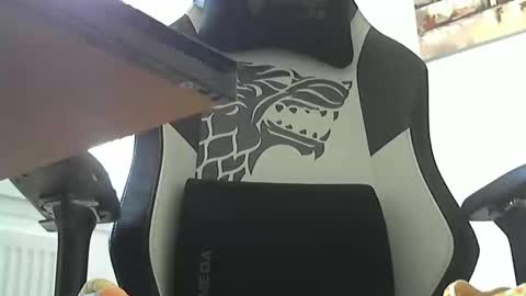 Snapshot of johnnyscum80 chatting on 11-12-25, 09:53 Johnnyscum80 online show from 11-12-25, 09:53