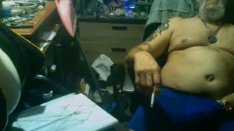 johnnyshung1 online show from 12-22-25, 09:50