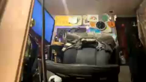 johnnyshung1 online show from 06-17-26, 11:34