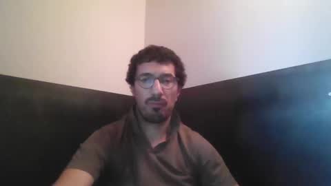 Snapshot of johnparis7575 chatting on 05-18-26, 09:20 Johnfrench online show from 05-18-26, 09:20