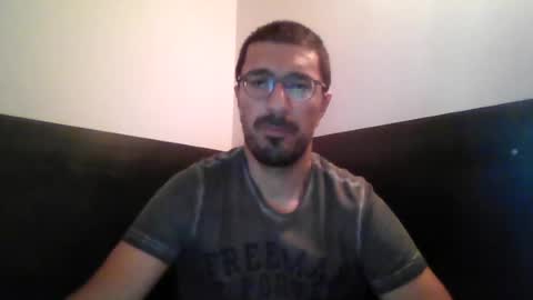 Snapshot of johnparis7575 chatting on 08-02-26, 09:02 Johnfrench online show from 08-02-26, 09:02