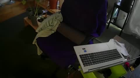 Snapshot of johntylerr833 chatting on 05-08-26, 10:04 johntylerr833 online show from 05-08-26, 10:04