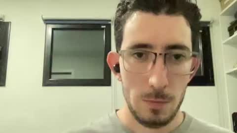 Snapshot of johnukber chatting on 06-01-26, 12:01 John Ukber online show from 06-01-26, 12:01